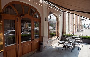 Palais Royal Hotel