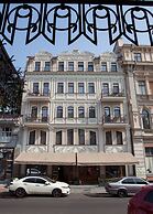 Palais Royal Hotel