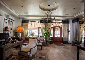 Palais Royal Hotel