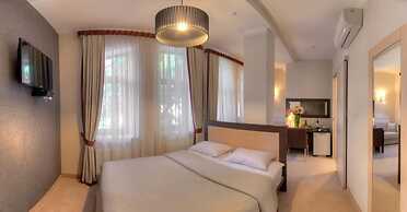 Palais Royal Hotel