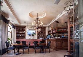 Palais Royal Hotel
