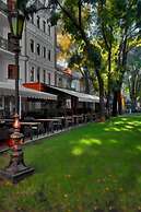 Palais Royal Hotel