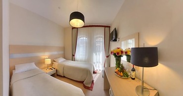 Palais Royal Hotel