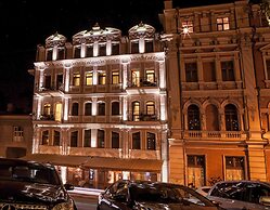Palais Royal Hotel