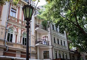Palais Royal Hotel
