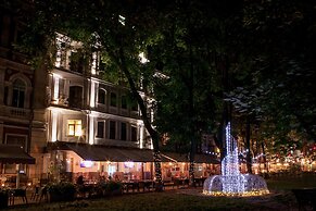 Palais Royal Hotel