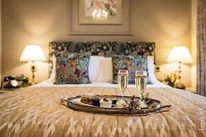 Fernhill House Hotel & Gardens