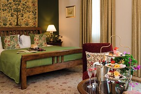 Fernhill House Hotel & Gardens