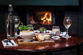 Fernhill House Hotel & Gardens