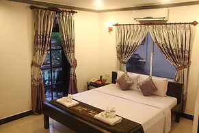 Parent Heritage Angkor Villa