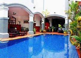 Parent Heritage Angkor Villa