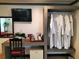 Parent Heritage Angkor Villa