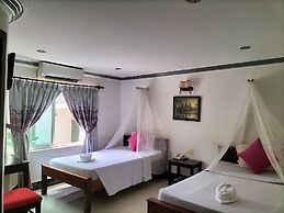 Parent Heritage Angkor Villa