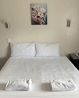 Devonwood Motel