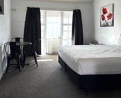 Devonwood Motel