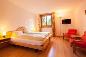 Chesa Surlej Hotel