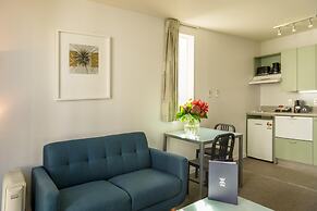 Astelia Apartment Hotel