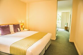 Astelia Apartment Hotel