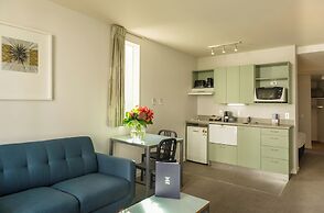 Astelia Apartment Hotel