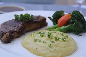 Popular Boutique Hotel