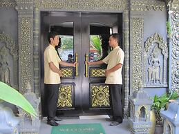 Popular Boutique Hotel