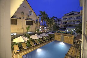 Popular Boutique Hotel