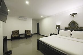 Popular Boutique Hotel