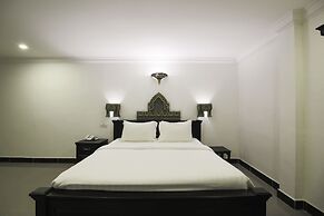 Popular Boutique Hotel