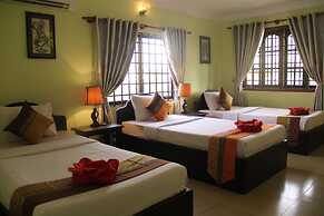 Popular Boutique Hotel