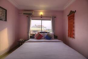 Popular Boutique Hotel