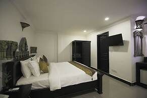 Popular Boutique Hotel