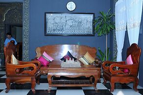 Popular Boutique Hotel