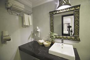 Popular Boutique Hotel