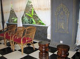 Popular Boutique Hotel