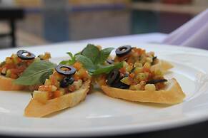 Popular Boutique Hotel