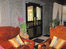 Popular Boutique Hotel