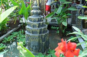 Popular Boutique Hotel