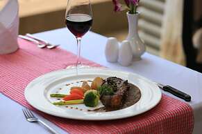 Popular Boutique Hotel