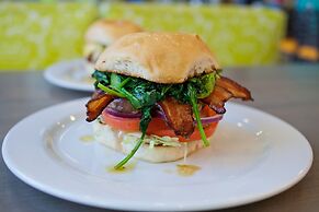 Holiday Inn Resort Fort Walton Beach by IHG