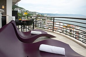 Pinnacle Resorts 180