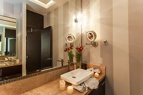 Pinnacle Resorts 180