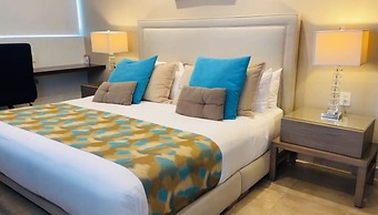 Pinnacle Resorts 180