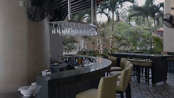 Pinnacle Resorts 180