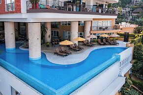 Pinnacle Resorts 180