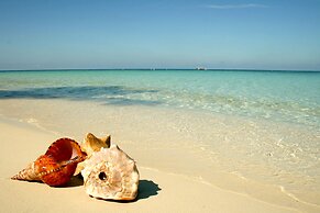 Infinity Bay Spa & Beach Resort