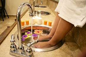 Infinity Bay Spa & Beach Resort