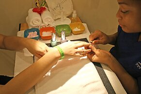 Infinity Bay Spa & Beach Resort