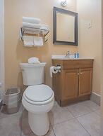 Shasta Pines Motel & Suites