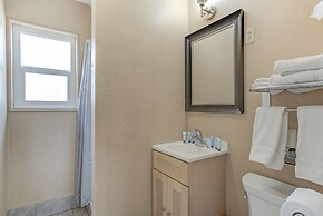 Shasta Pines Motel & Suites