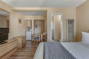 Shasta Pines Motel & Suites